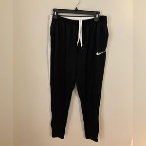 Mens Nike soccer pants size M